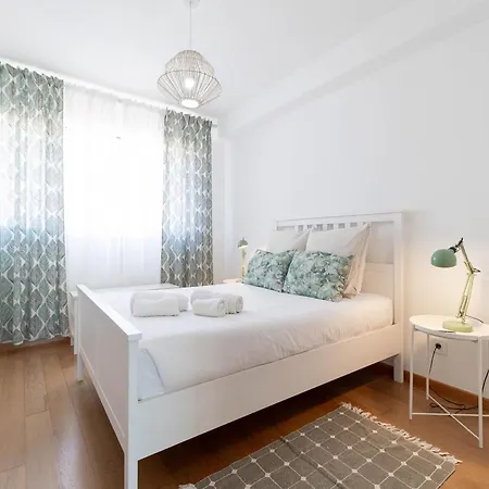 Апартаменты Akicity Jamor Lyra Cruz Quebrada