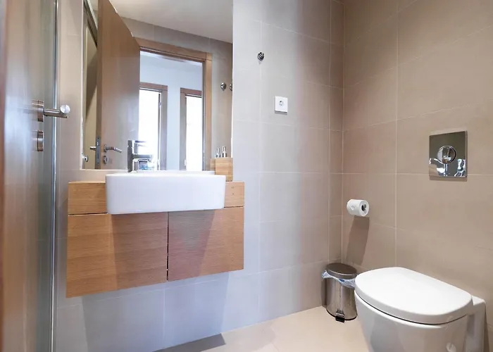 Akicity Jamor Lyra *